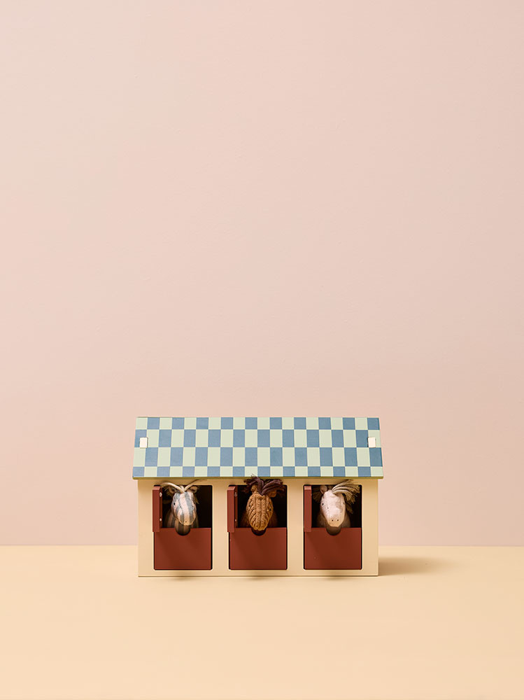 Drewniana stajnia z konikami Kids Concept
